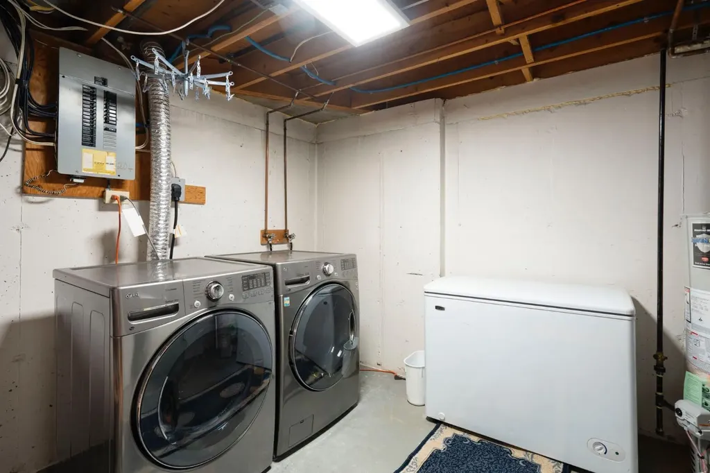 3302 50 Street NW Calgary AB T3A 2C6