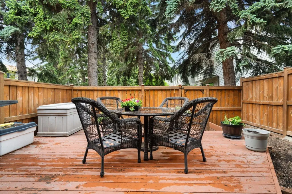 3302 50 Street NW Calgary AB T3A 2C6