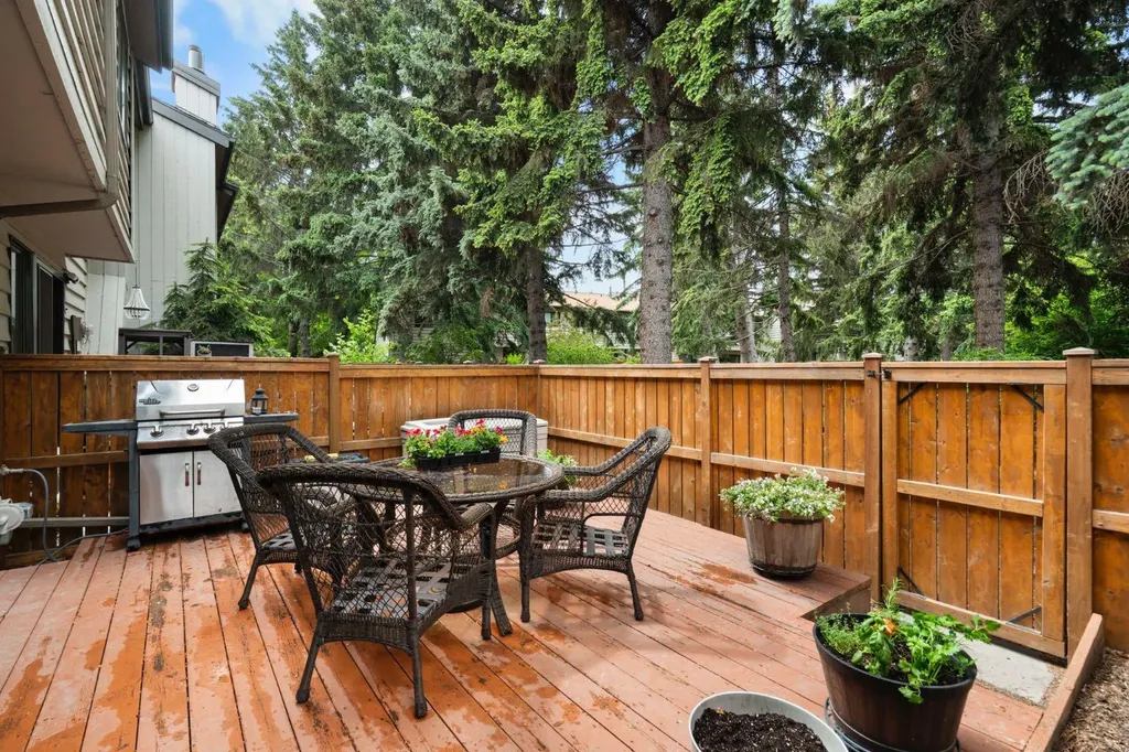 3302 50 Street NW Calgary AB T3A 2C6
