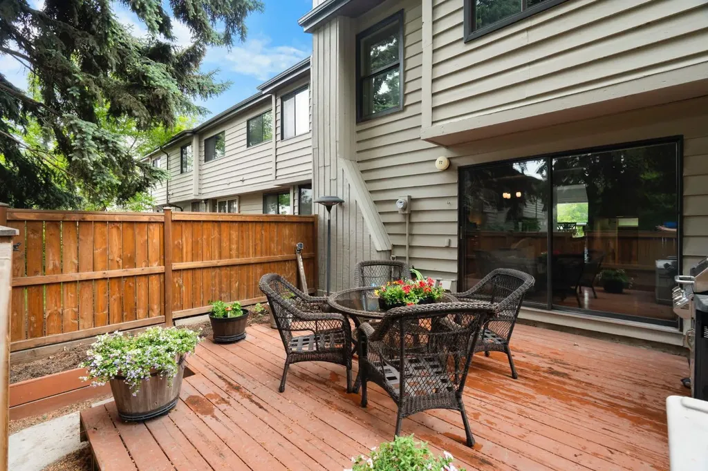 3302 50 Street NW Calgary AB T3A 2C6