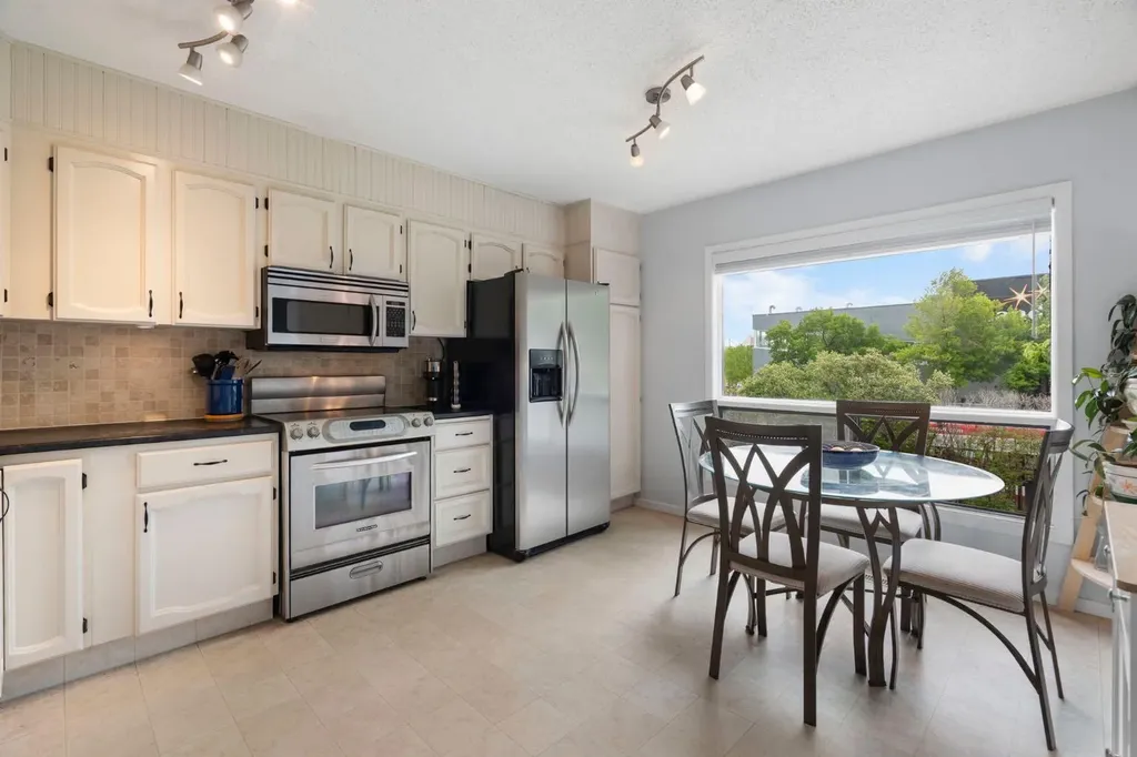 3302 50 Street NW Calgary AB T3A 2C6