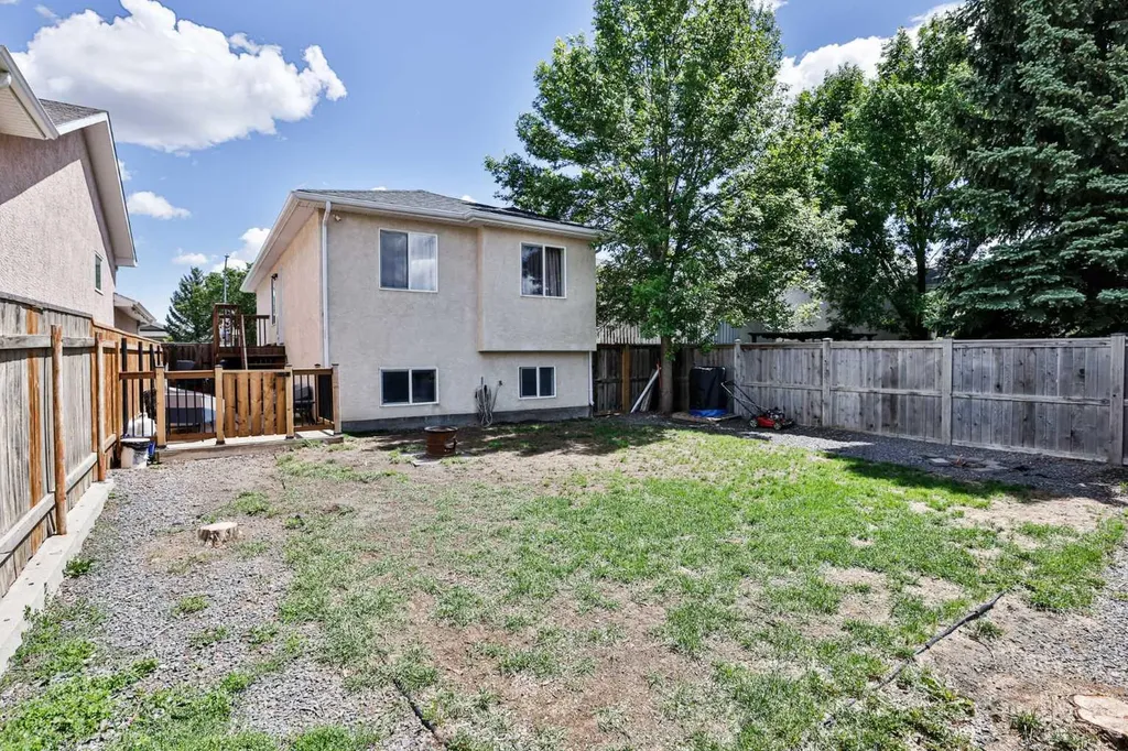 34 Chilcotin Way W Lethbridge AB T1K 7L7