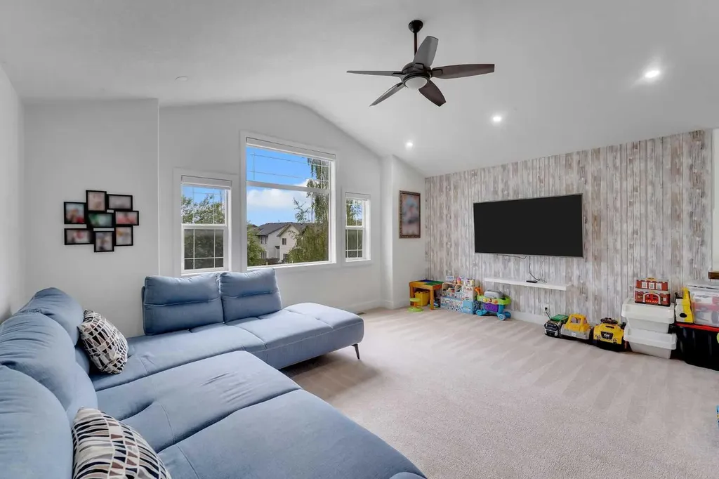 109 Evanscove Heights NW Calgary AB T3P0A4