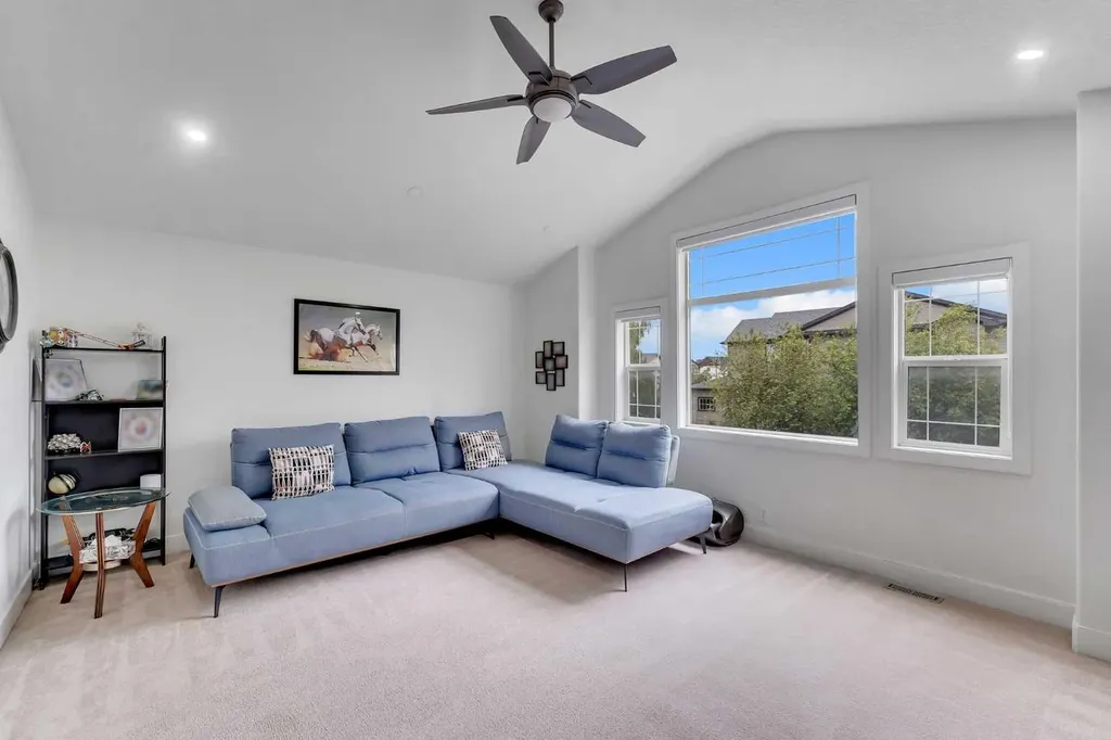 109 Evanscove Heights NW Calgary AB T3P0A4