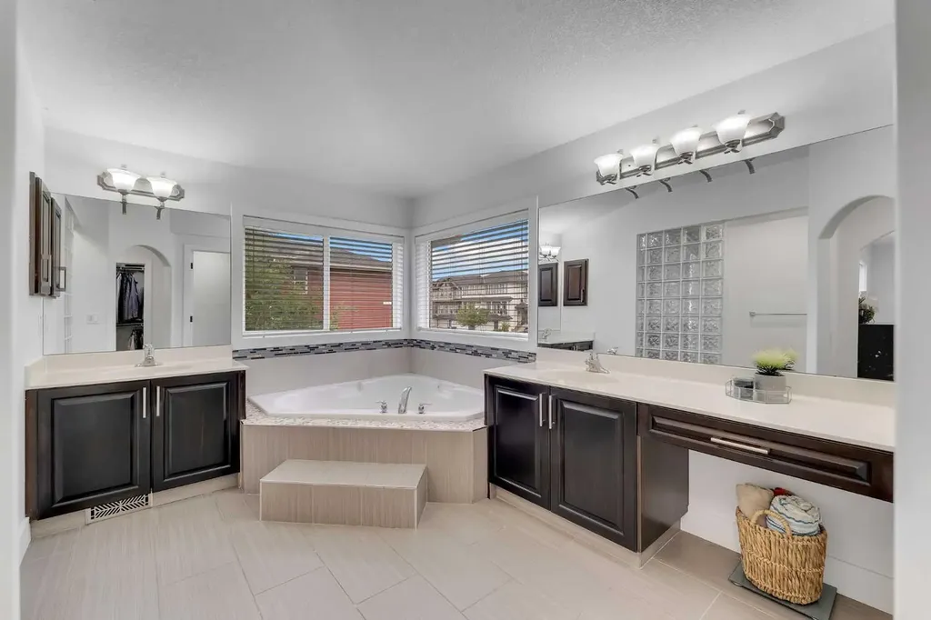109 Evanscove Heights NW Calgary AB T3P0A4