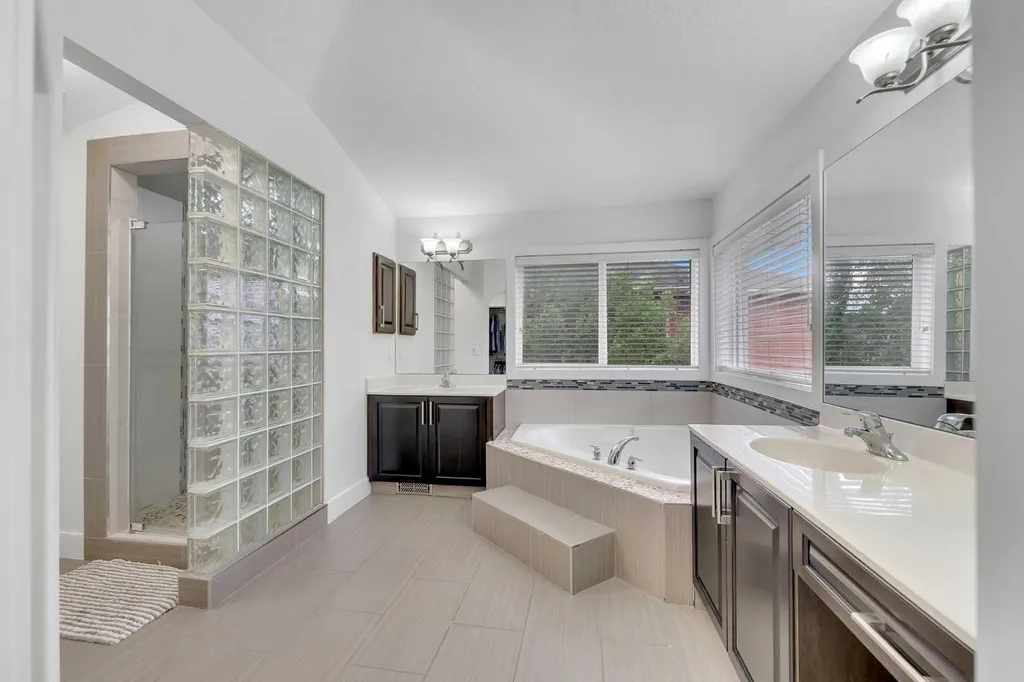 109 Evanscove Heights NW Calgary AB T3P0A4