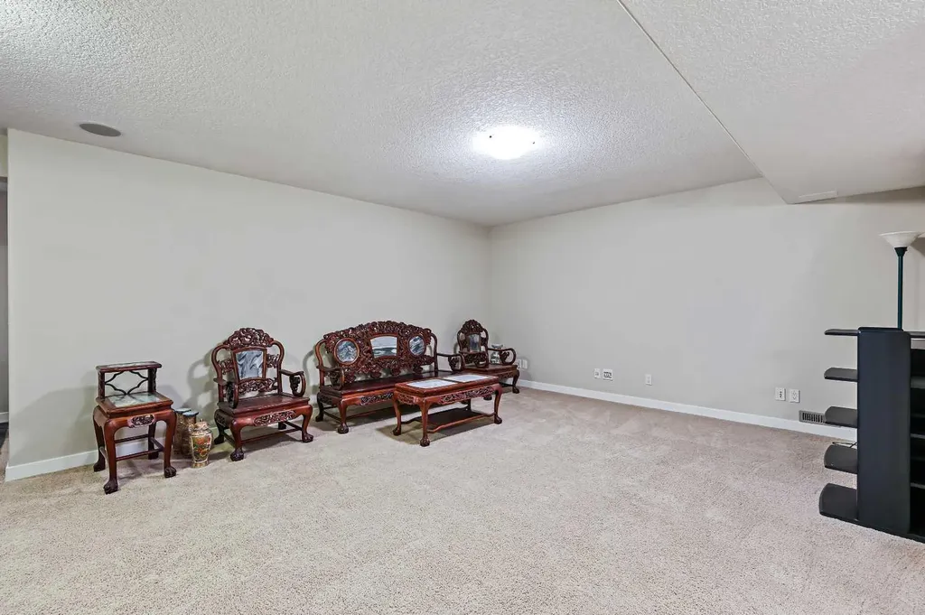 396 Tuscany Estates Rise NW Calgary AB T3L 0C5