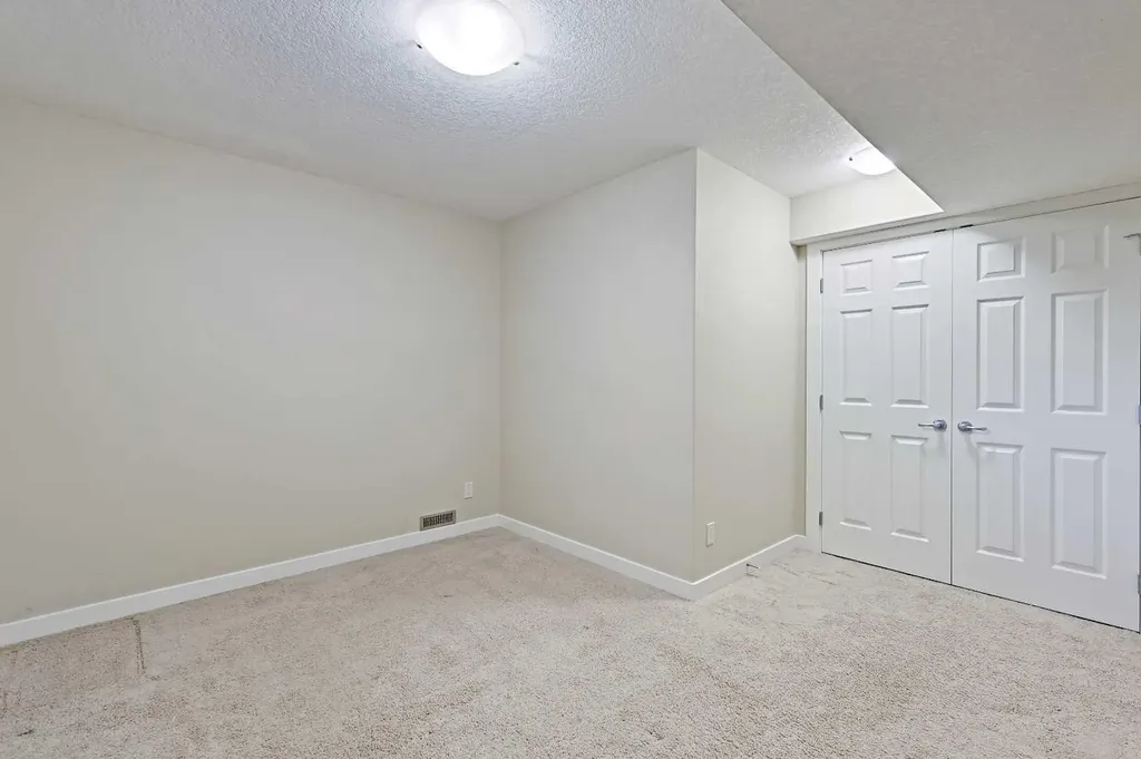 396 Tuscany Estates Rise NW Calgary AB T3L 0C5