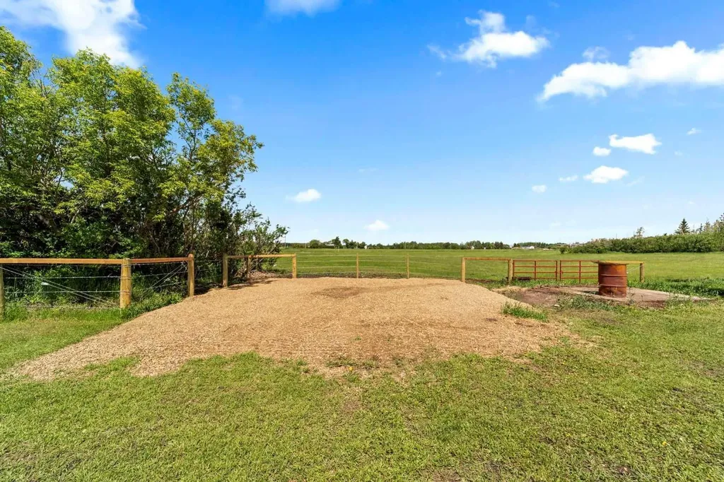 20 Township Road 484 Round Hill AB T0B 3Z0