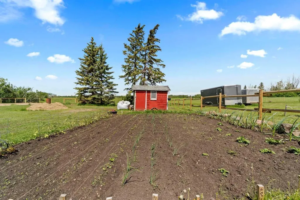 20 Township Road 484 Round Hill AB T0B 3Z0