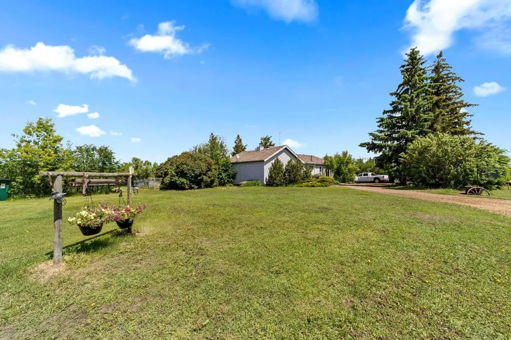 20 Township Road 484 Round Hill AB T0B 3Z0