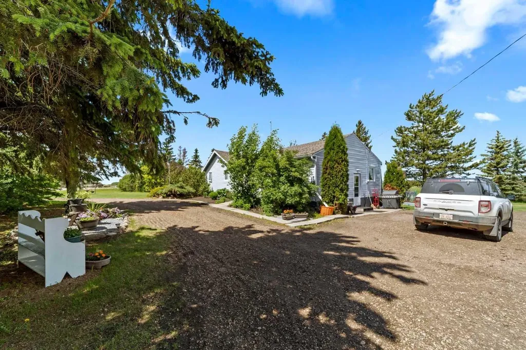 20 Township Road 484 Round Hill AB T0B 3Z0