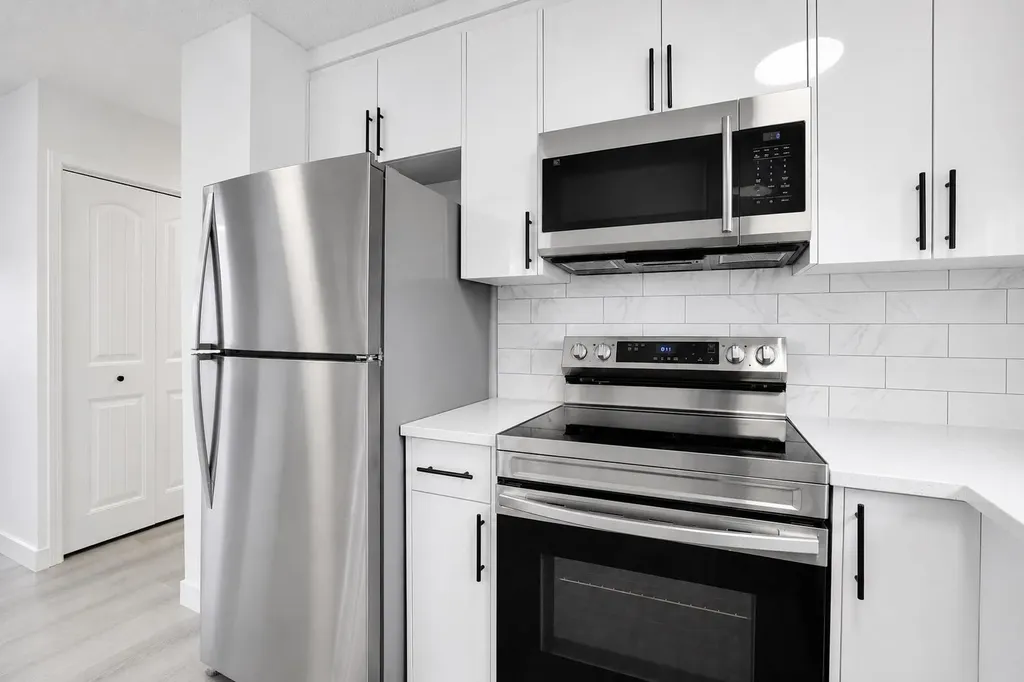 3935 14 Avenue NE Calgary AB T2A 4A5