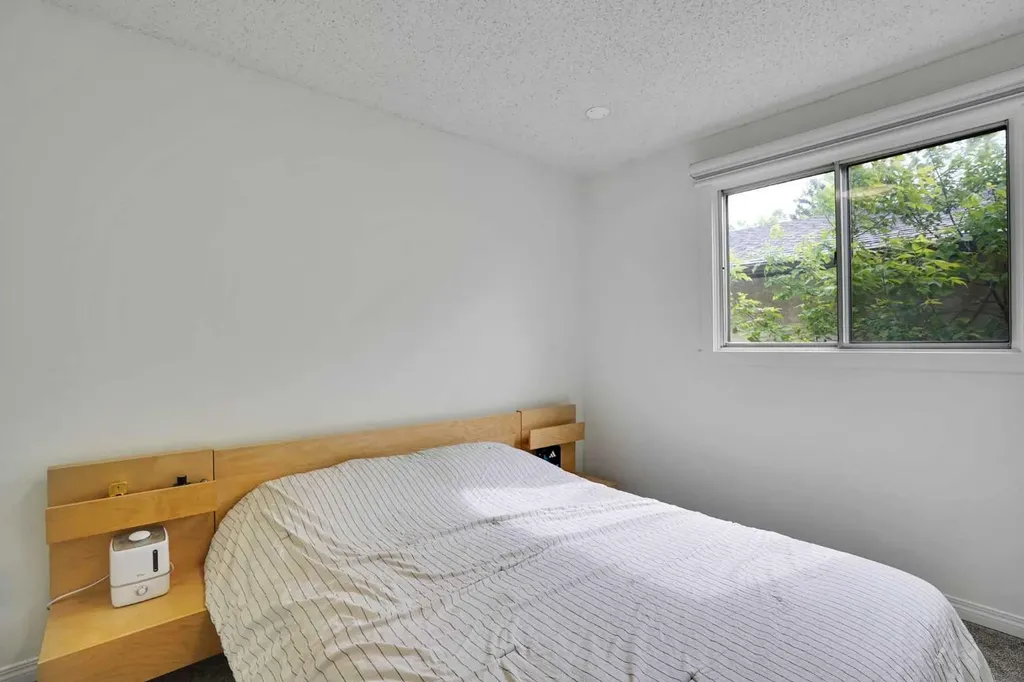 3935 14 Avenue NE Calgary AB T2A 4A5