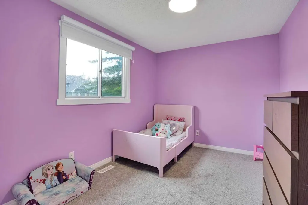 3935 14 Avenue NE Calgary AB T2A 4A5