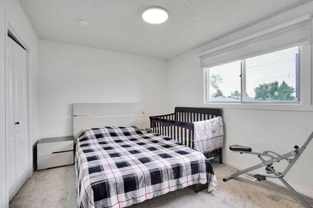 3935 14 Avenue NE Calgary AB T2A 4A5
