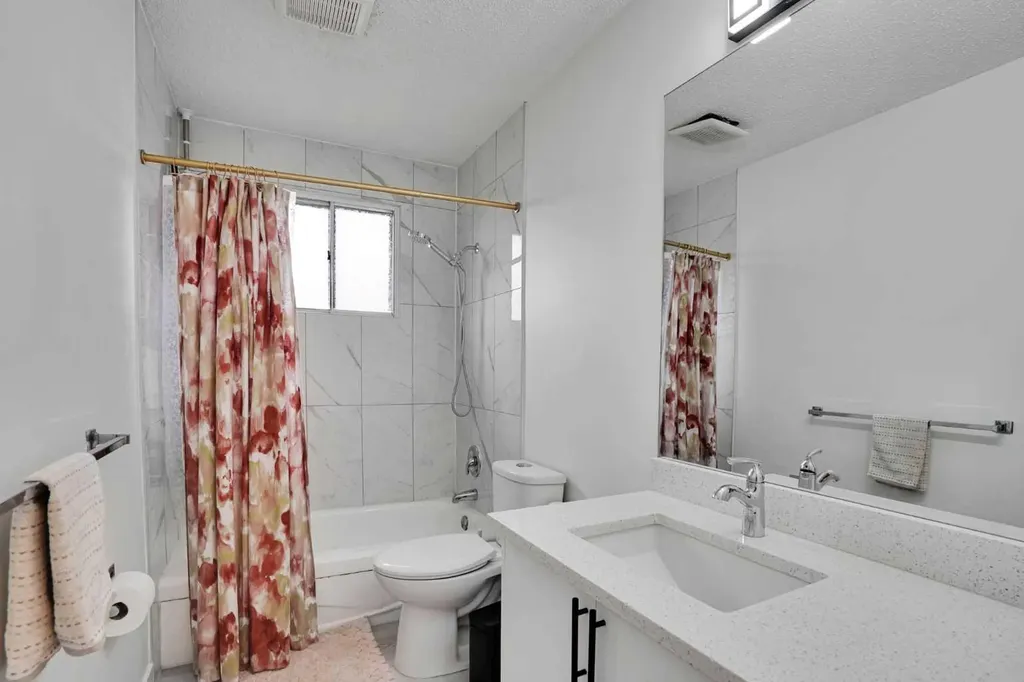 3935 14 Avenue NE Calgary AB T2A 4A5