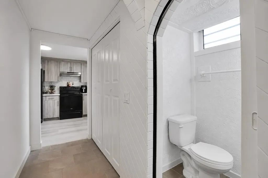 3935 14 Avenue NE Calgary AB T2A 4A5