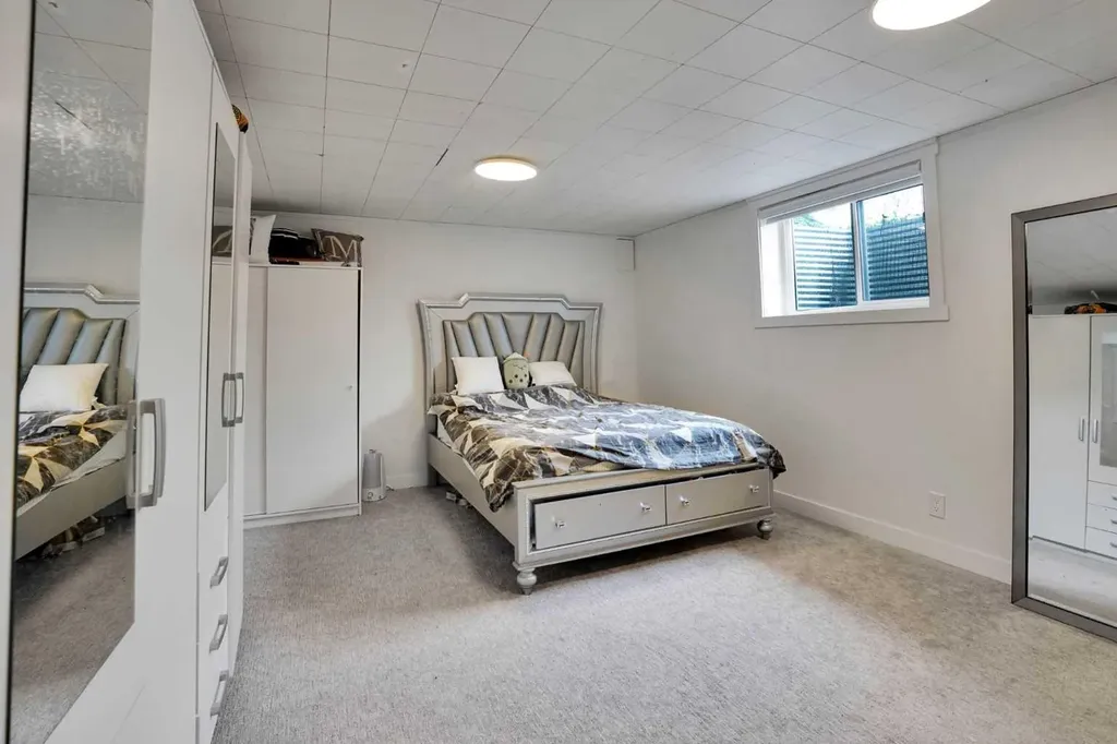 3935 14 Avenue NE Calgary AB T2A 4A5