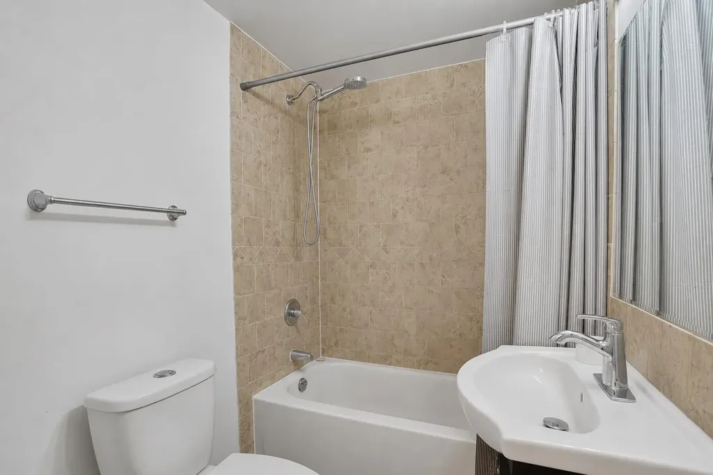 3935 14 Avenue NE Calgary AB T2A 4A5