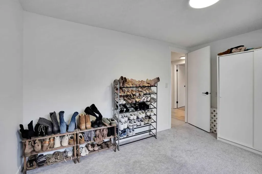 3935 14 Avenue NE Calgary AB T2A 4A5