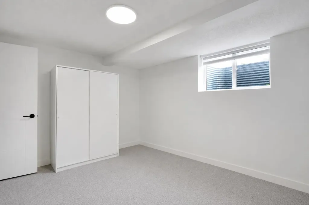 3935 14 Avenue NE Calgary AB T2A 4A5