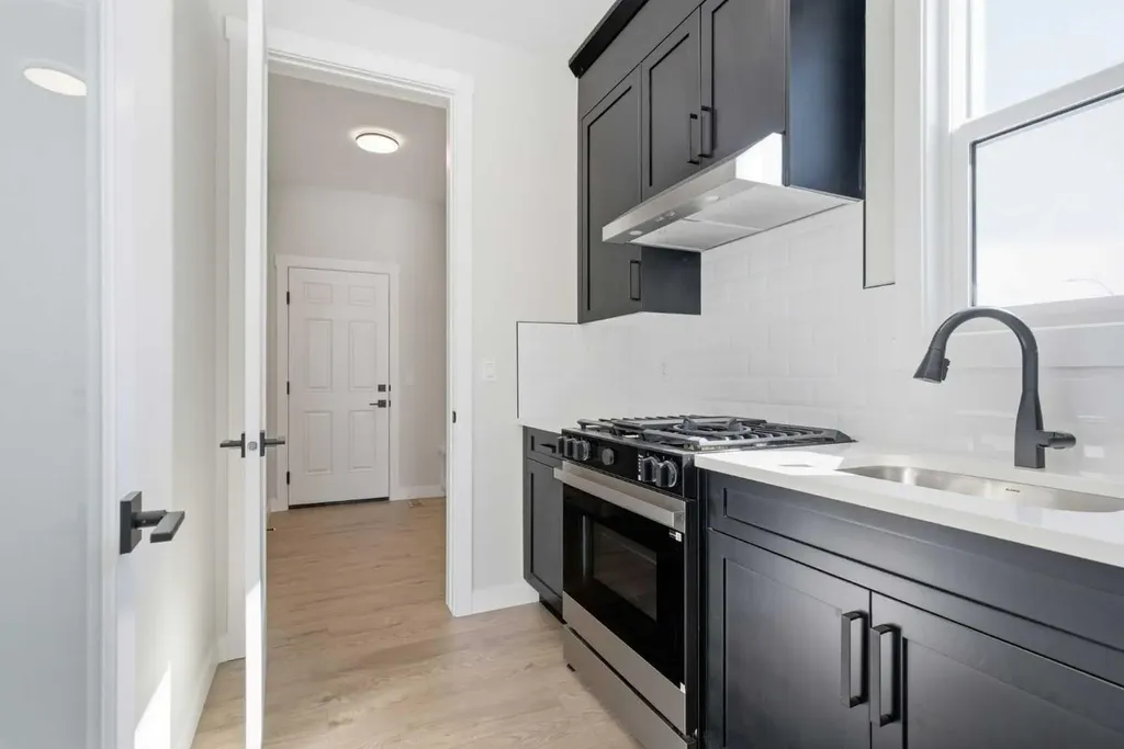 302 Kinniburgh Loop Chestermere AB T1X 3C3