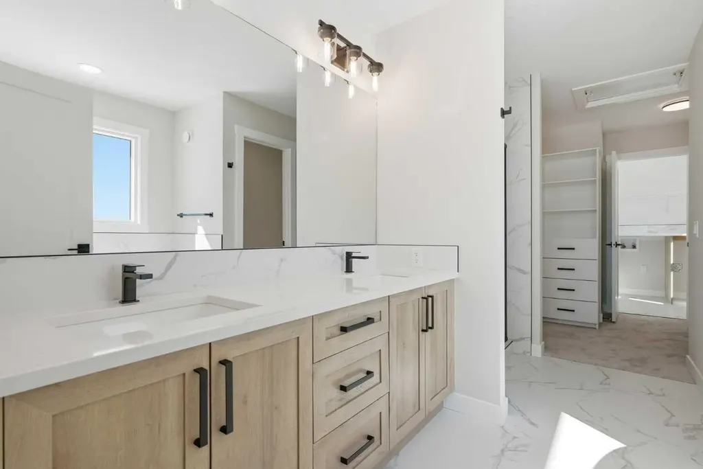 302 Kinniburgh Loop Chestermere AB T1X 3C3