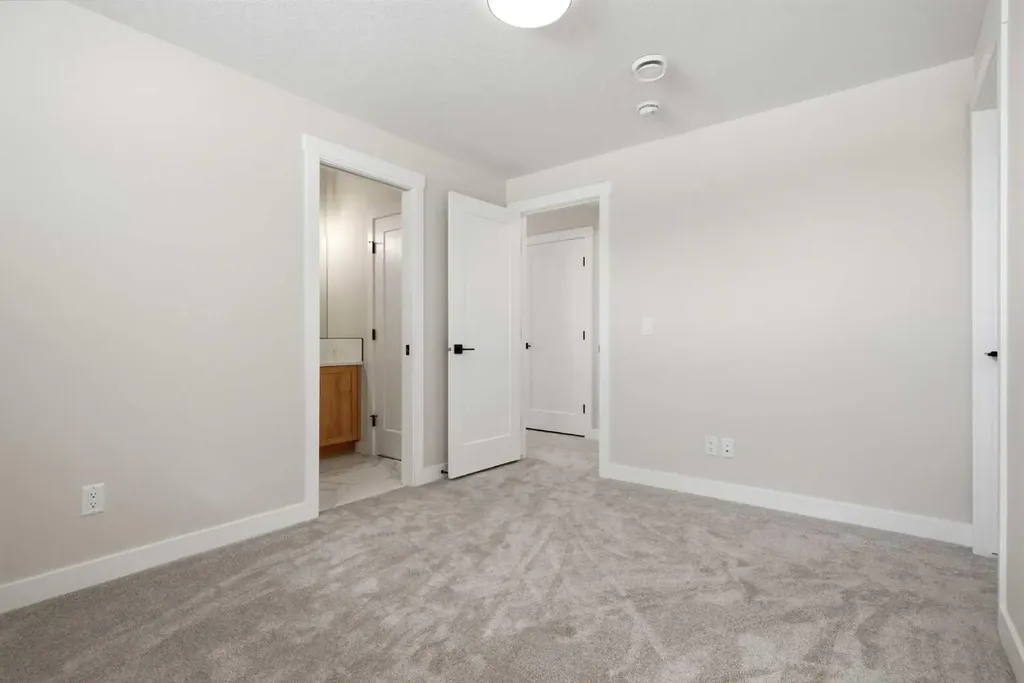 302 Kinniburgh Loop Chestermere AB T1X 3C3