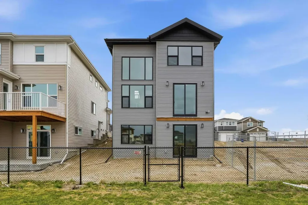 302 Kinniburgh Loop Chestermere AB T1X 3C3