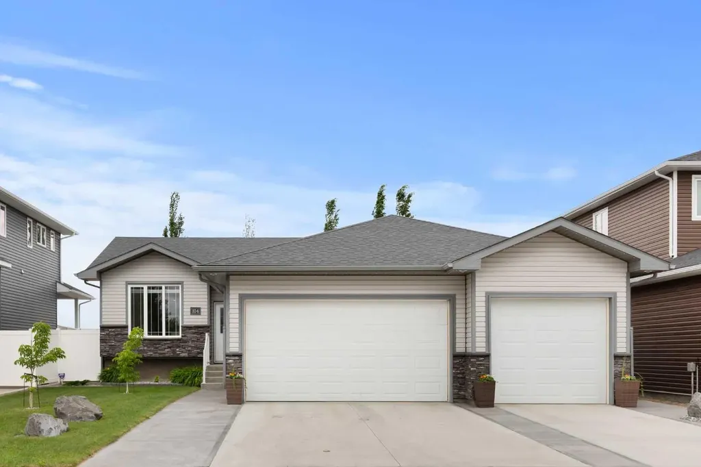 104 Somerside Way SE Medicine Hat AB T1B0M2