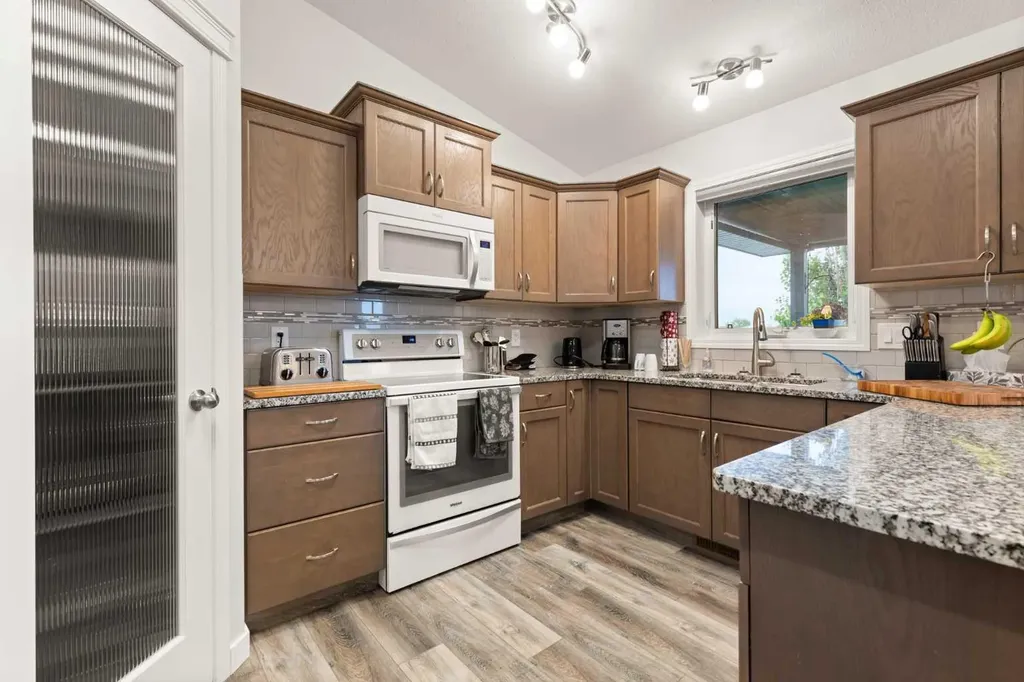 104 Somerside Way SE Medicine Hat AB T1B0M2