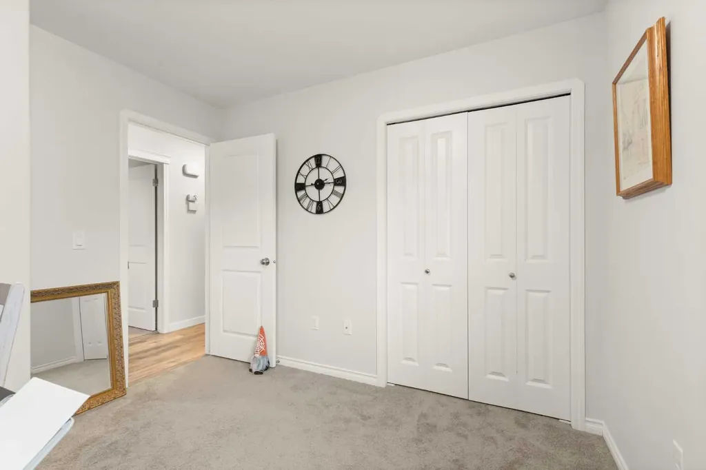 104 Somerside Way SE Medicine Hat AB T1B0M2