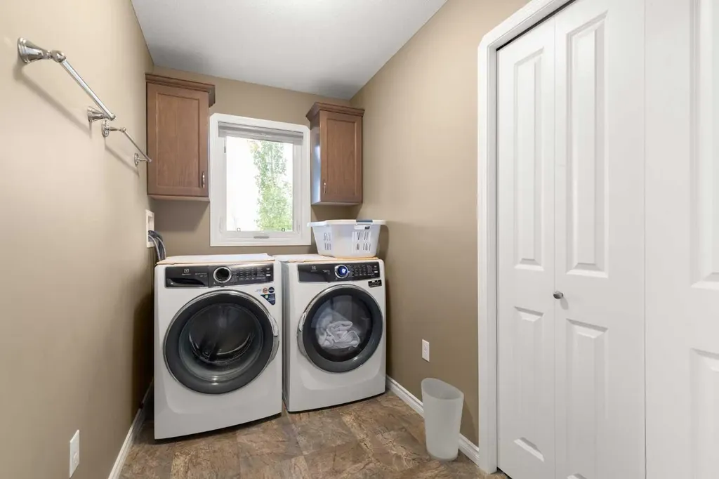 104 Somerside Way SE Medicine Hat AB T1B0M2
