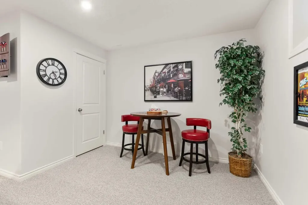 104 Somerside Way SE Medicine Hat AB T1B0M2
