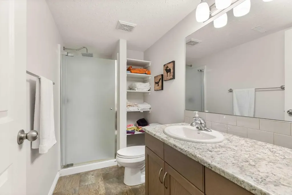 104 Somerside Way SE Medicine Hat AB T1B0M2