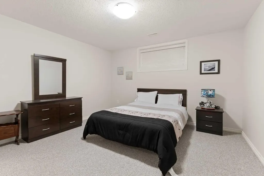 104 Somerside Way SE Medicine Hat AB T1B0M2