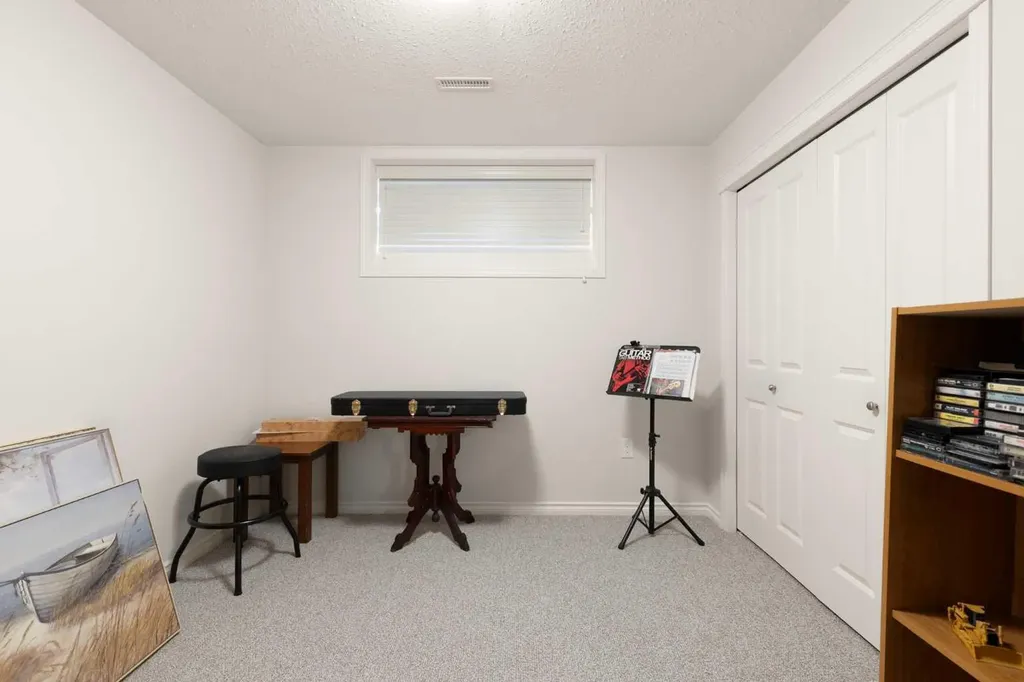 104 Somerside Way SE Medicine Hat AB T1B0M2
