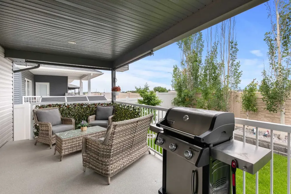 104 Somerside Way SE Medicine Hat AB T1B0M2