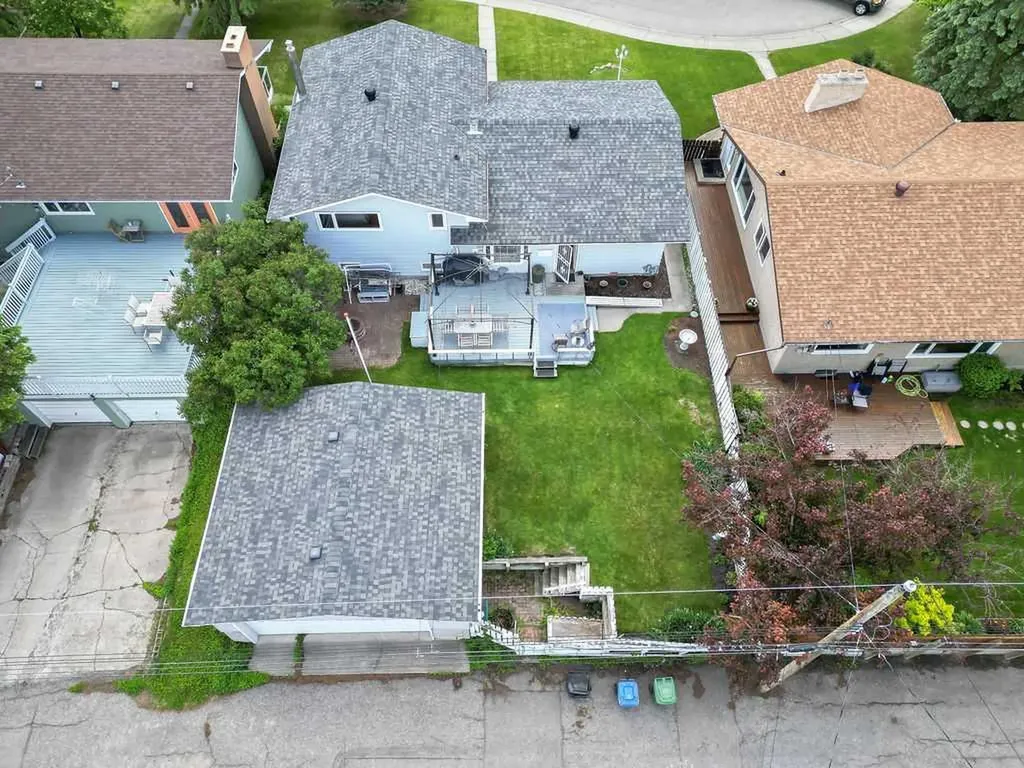 1112 Lake Sylvan Place SE Calgary AB T2J 2P6