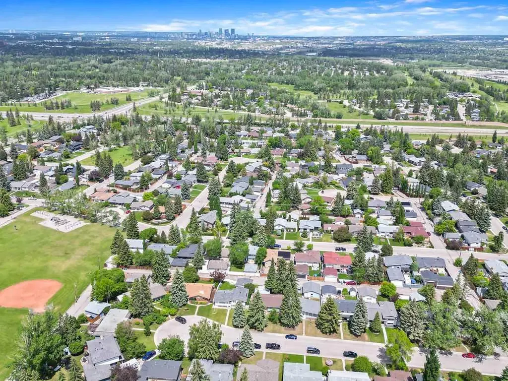 1112 Lake Sylvan Place SE Calgary AB T2J 2P6