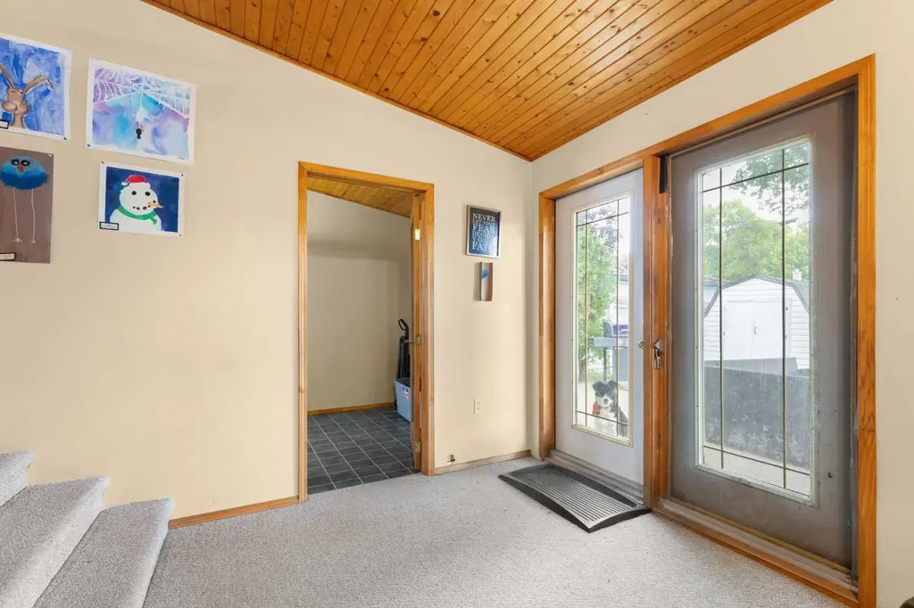 409 8 Street NE Medicine Hat AB T1A 5R8