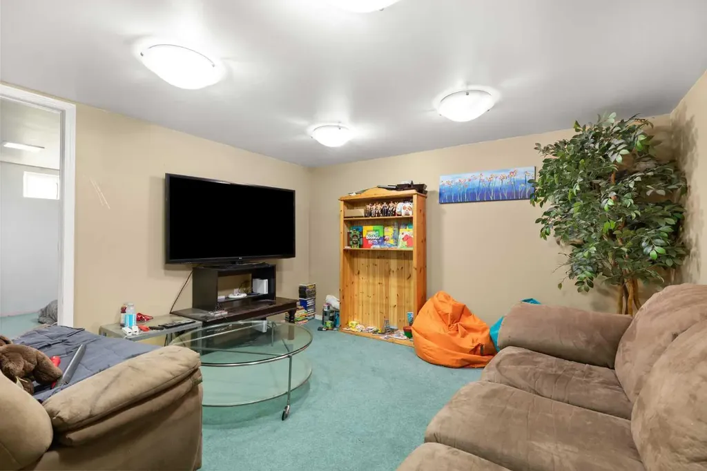 409 8 Street NE Medicine Hat AB T1A 5R8