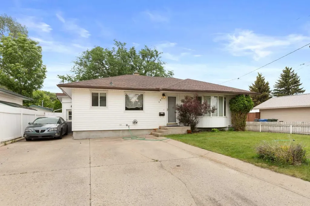 409 8 Street NE Medicine Hat AB T1A 5R8