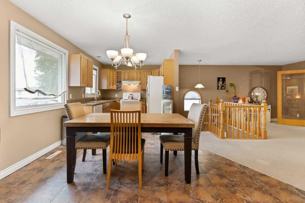 409 8 Street NE Medicine Hat AB T1A 5R8