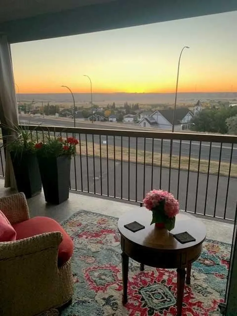 1165 16 Street NE Medicine Hat AB T1C 1P7