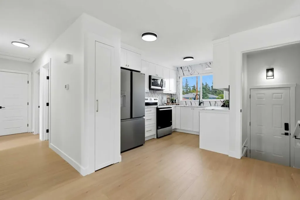 708 Sacramento Place SW Calgary AB T2W 0R5