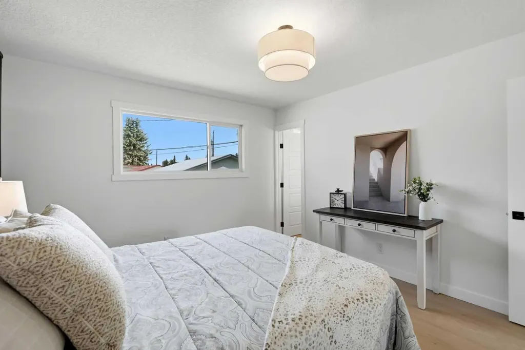 708 Sacramento Place SW Calgary AB T2W 0R5