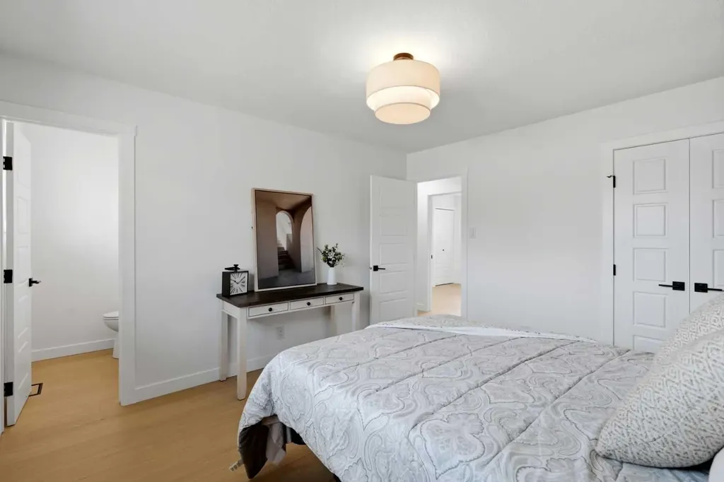 708 Sacramento Place SW Calgary AB T2W 0R5