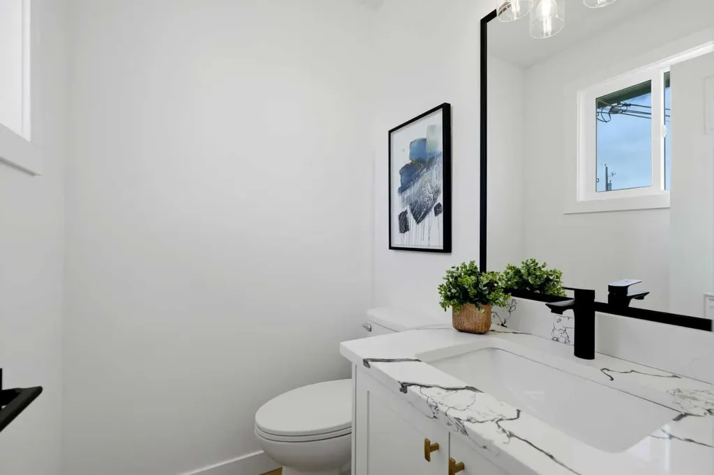 708 Sacramento Place SW Calgary AB T2W 0R5